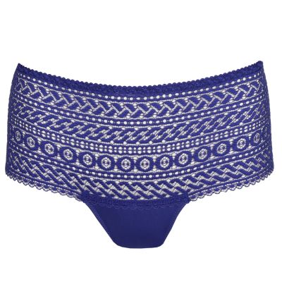 PrimaDonna Montara Luxury Thong Lazurite All lace brazilian thong to match with your Montara bra. S/38 - 3XL/48 0663381-LAZ