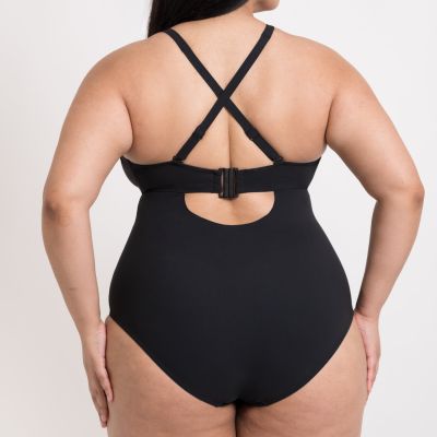 Curvy Kate Zip Tide Non-Wired Multiway Swimsuit Black Non-wired swimsuit with adjustable coverage. S/36-38 - 2XL/52-54 CS-035606-BLK